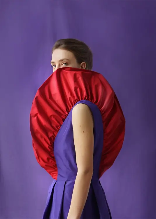 Sukienka balowa z tafty jedwabnej